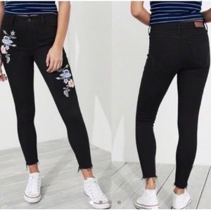 Hollister Embroidered flower jeans